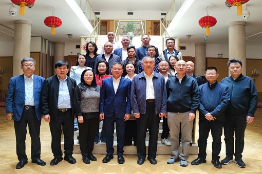 黃志挺董事長(zhǎng)隨中國機(jī)電進(jìn)出口商會(huì)代表團(tuán)訪問捷克